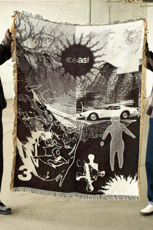 Quasi Hard Dream Blanket